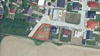 NA PREDAJ: kompletný stavebný pozemok 730m2 - Madunice - 2