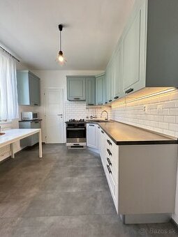 Priestranný 4 izbový byt v Nitre, ul. Hlboká, 82m2 - 2