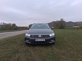 Predam volkswagen passat B8 2.0tdi 4-motion metrix svetla - 2