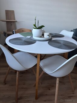 Jysk biely stôl - 2