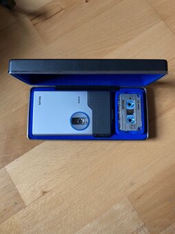 Vintage 35 mm filmová kamera s indikátorom „Bat. Check” - 2