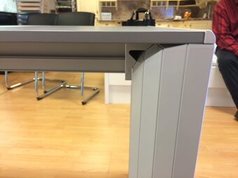 jedálenský stôl - 2