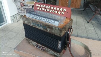 Harmonika-Heligonka.Originál z filmu Duchoň. - 2