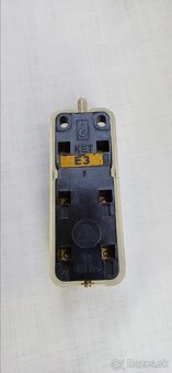 Koncový spínač bakelitový - 2