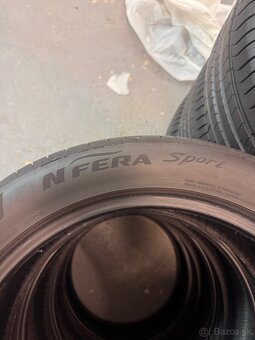 215/50 R18 - 2