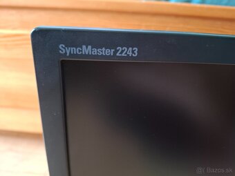 PC monitor Samsung SyncMaster 2243 - 2