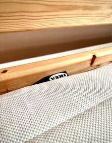 Predam posteľ z borovicového dreva - 2