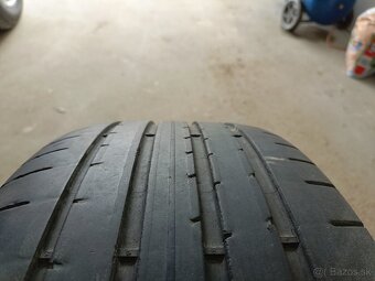 235/60 r18 good year - 2