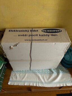 elektronický bidet Q-7700 s diaľkovým ovládaním - 2