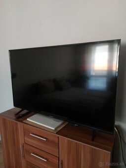 Predam tv thomson 4k uhd - 2