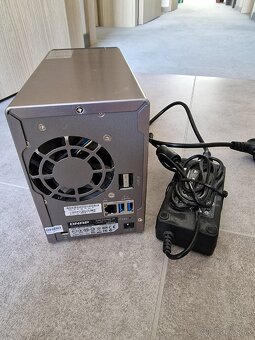 Qnap TS-221 - 2