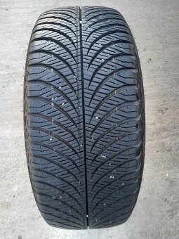Zimne pneumatiky 215/55R17 - 2