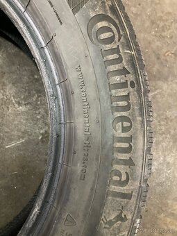 225/60R17 - 2