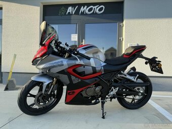 QJ MOTOR SRK 125R" - 2