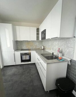 3-izb. byt, Komárnická ul., Ružinov pri Štrkovci - 2