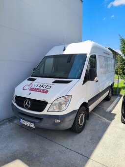 Prenájom dodávka skriňová Mercedes Sprinter - 2