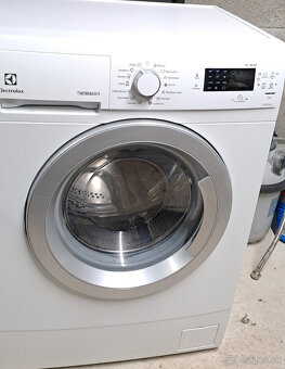 Predám práčku Electrolux - 2