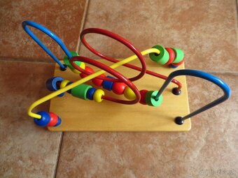Drevená prevliekačka - od 9 mesiacov - na rozvoj motoriky - 2
