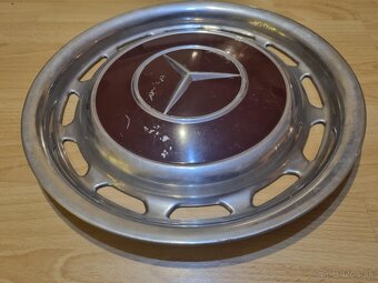 Puklica Mercedes w123 piano a ine. - 2