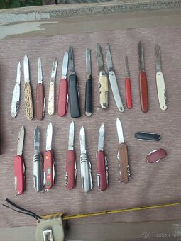 21ks Vreckové nože 60€ len spolu - 2
