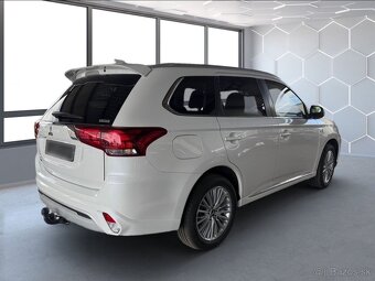 Mitsubishi Outlander 2.4i PHEV - 2