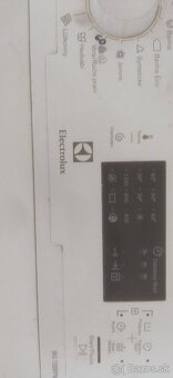 Predám práčku Elektrolux 1200 otáčok na náhradné diely. Asi - 2