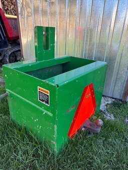 John Deere 1026r a čelným nakladačom a ŠPZ - 2