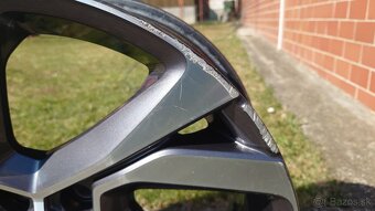 Hliníkový disk elektrón Renault Megane GT 403001562R - 2