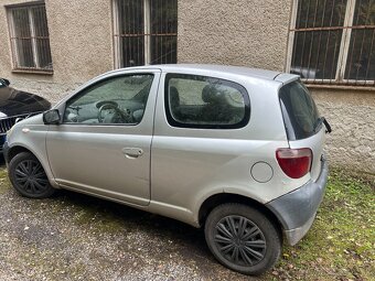 Predám/ Rozpredám Toyota Yaris 1.0 vvti - 2