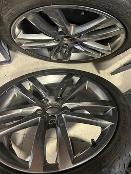 Predam elektrony 225/40 r18 - 2
