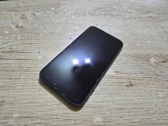 Iphone 11 128gb plnefunkcny s novou bateriou na displeji nie - 2