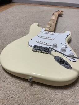 Fende Squier Stratocaster - 2