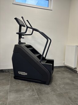 Technogym 1000 LED step - 2