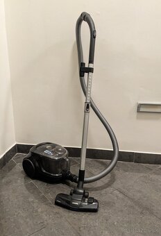 Vysávač Philips PowerPro compact - 2