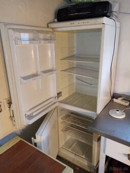 Chladnička s mrazničkou - 2