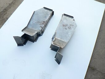 Výztuha mezi prahem a motorem Tatra 613 - 2