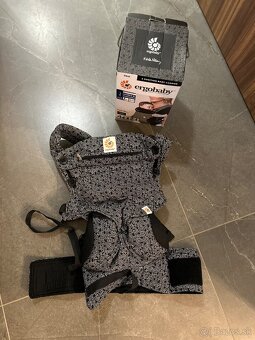 Ergobaby a Sestrice - 2