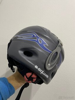 Predám lyžiarsku prilbu M - 2