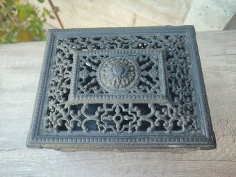 Krásná kovová truhlica 85€ - 2