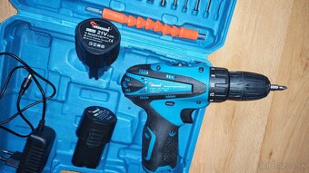 Akumulátorova sroubovacka vŕtačka. - 2