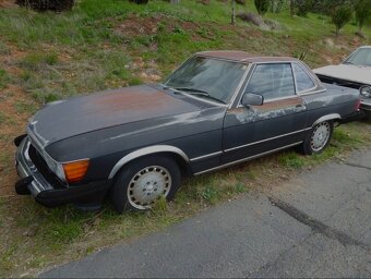 Mercedes 560sl r107 - 2