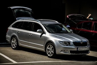 Škoda Superb Combi 2.0 TDI CR 140k Elegance DSG - 2