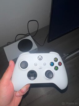 Xbox series s 512gb + ovladac - 2