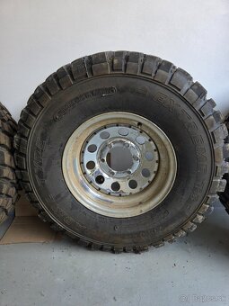 Predám disky s pneumatikami T3 na Hyundai Terracan –6×139,7 - 2