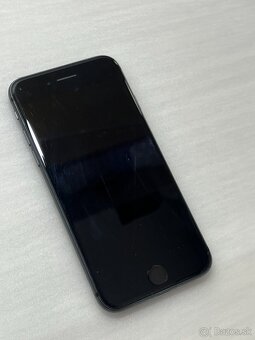 IPHONE 8 • 64GB • Čierna farba - 2
