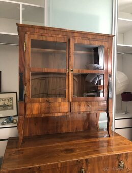 starožitná  biedermeier komoda/vitrína - 2