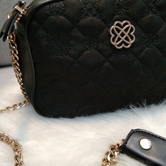 Elegantná čierna prešívaná crossbody kabelka MORGAN - 2