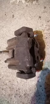 Brzdový strmeň BMW E60 / E61 – funkčný, originál, 535d - 2