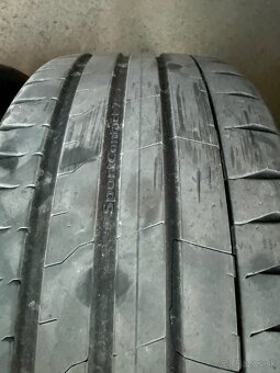 245/40 R18 - 2