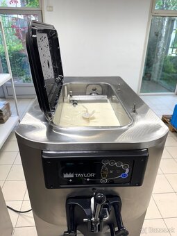 Zmrzlinový stroj Taylor C708, Carpigiani, Cattabriga - 2